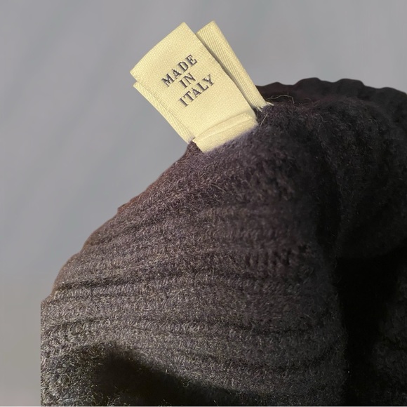 Fedeli 100% Italian Cashmere Blue Ribbed Beanie Like New - Picture 8 of 8